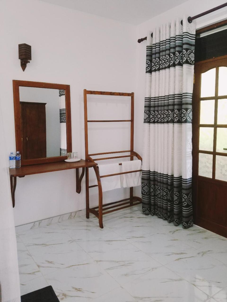 Mermaid Inn Mirissa Ngoại thất bức ảnh
